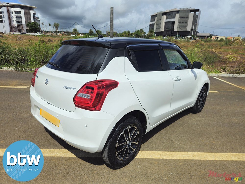 2024' Suzuki Swift GLX photo #4