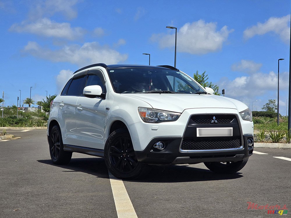2012' Mitsubishi ASX photo #1