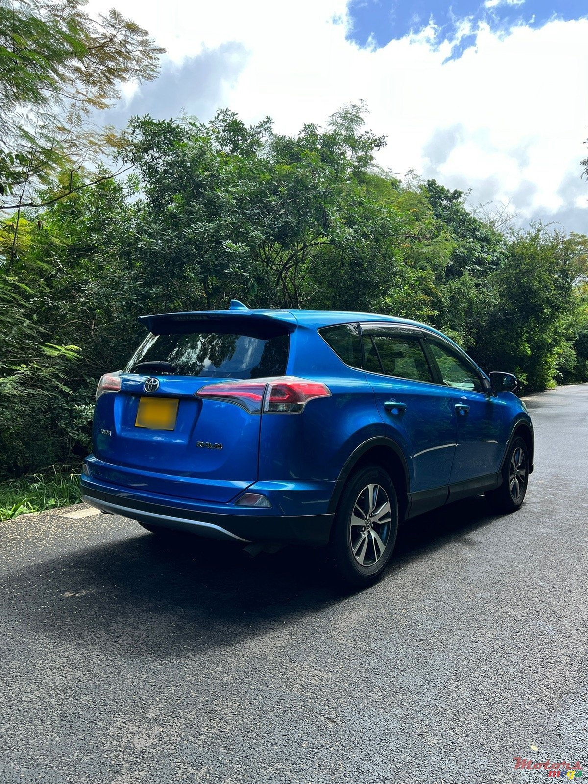 2016' Toyota RAV4 photo #3