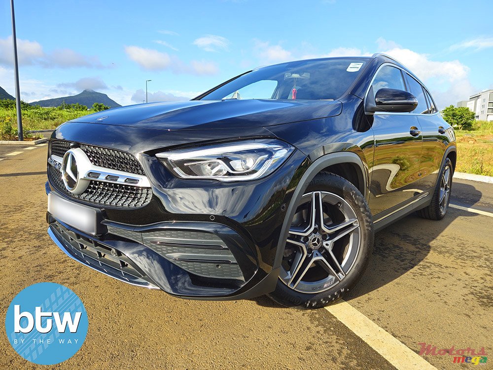 2022' Mercedes-Benz GLA 200 photo #2