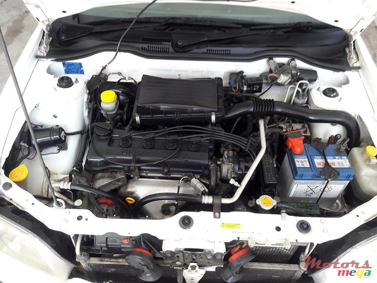 2000' Nissan March photo #5