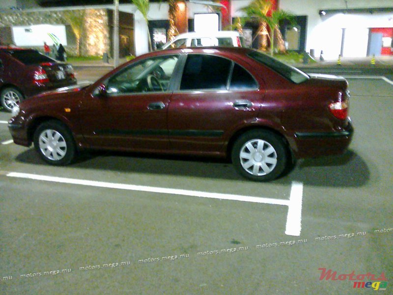 2002' Nissan photo #1