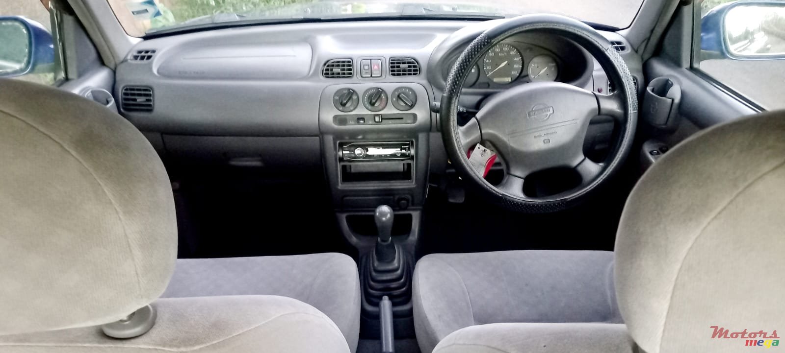 2001' Nissan photo #3