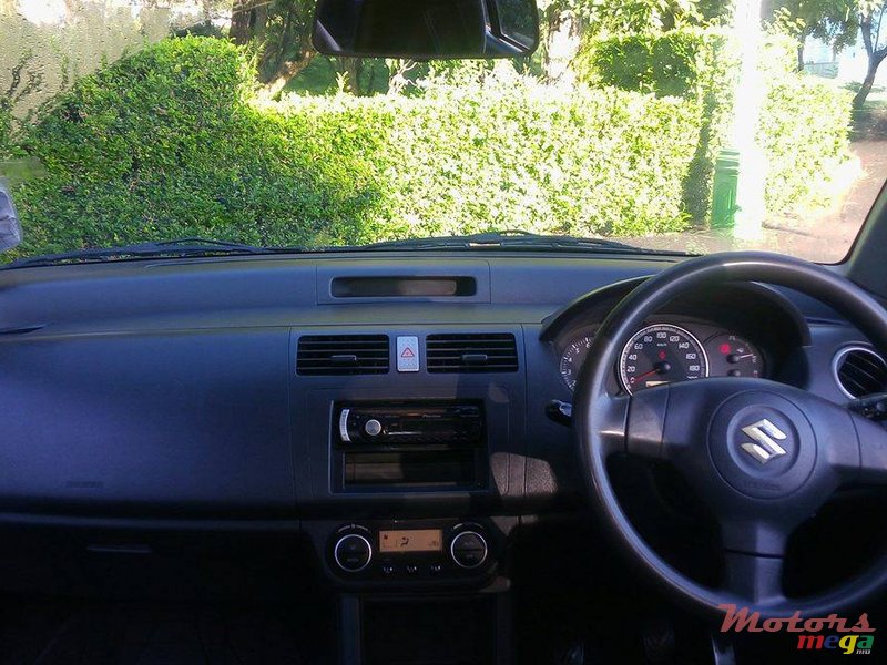 2007' Suzuki Swift photo #6