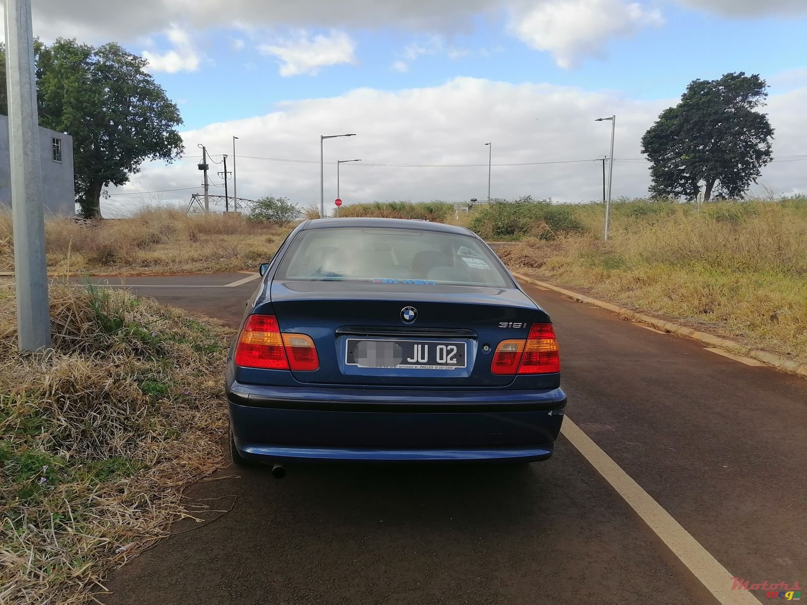 2002' BMW 318 photo #7