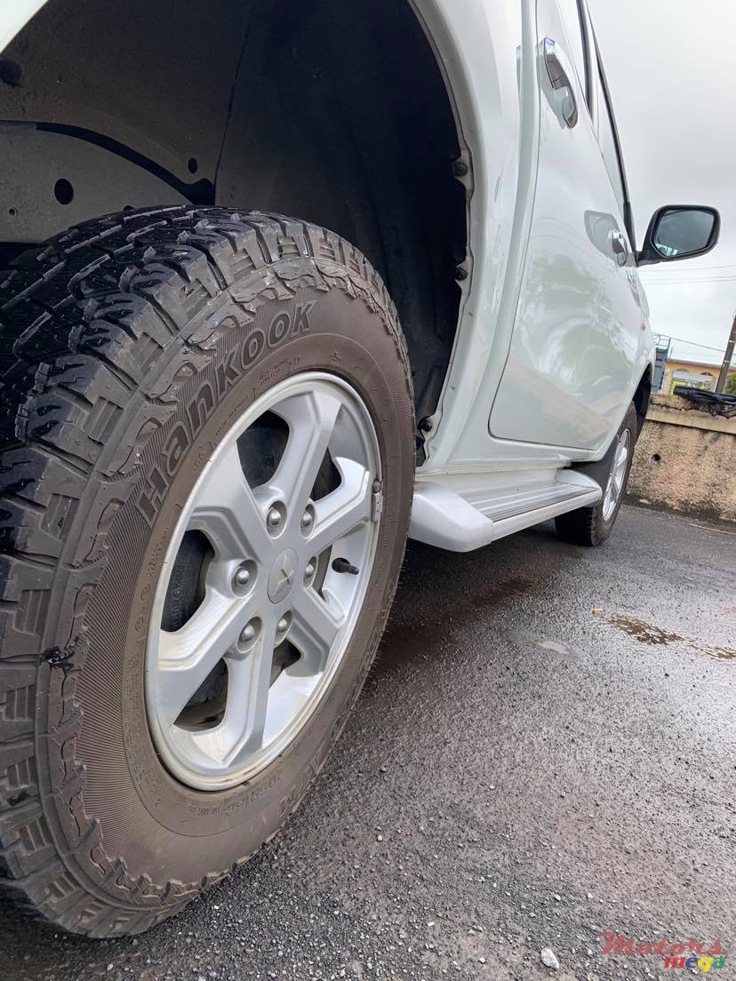 2017' Mitsubishi L 200 2.5L Turbocharged photo #2