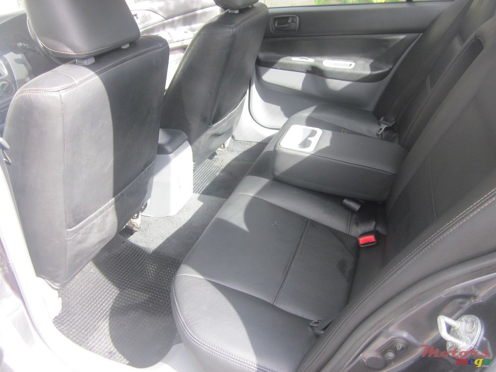 2009' Mitsubishi Lancer GLX LUXURY photo #5