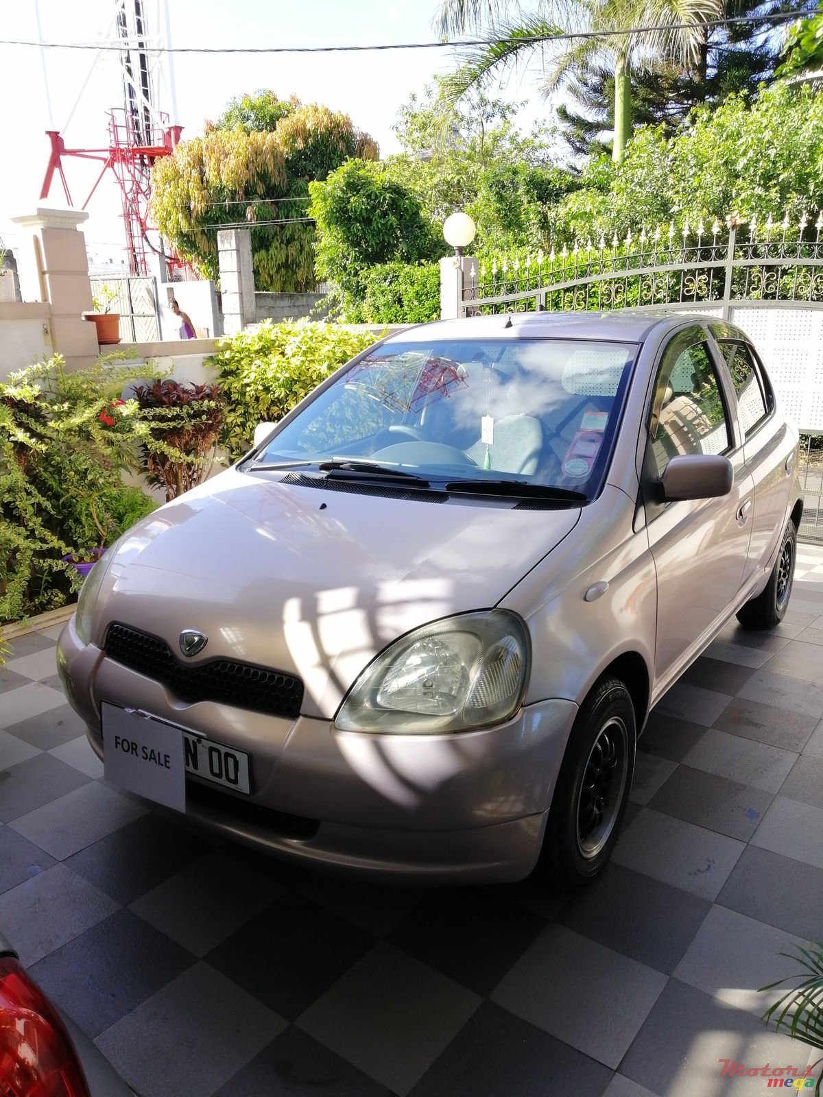 2000' Toyota Vitz photo #1