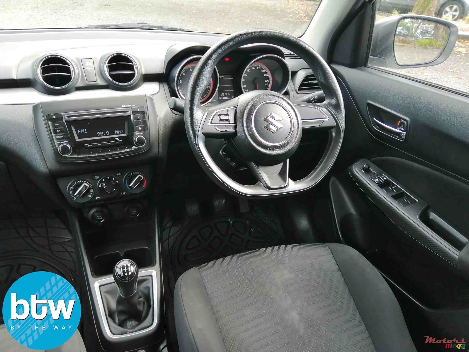 2018' Suzuki Swift photo #6