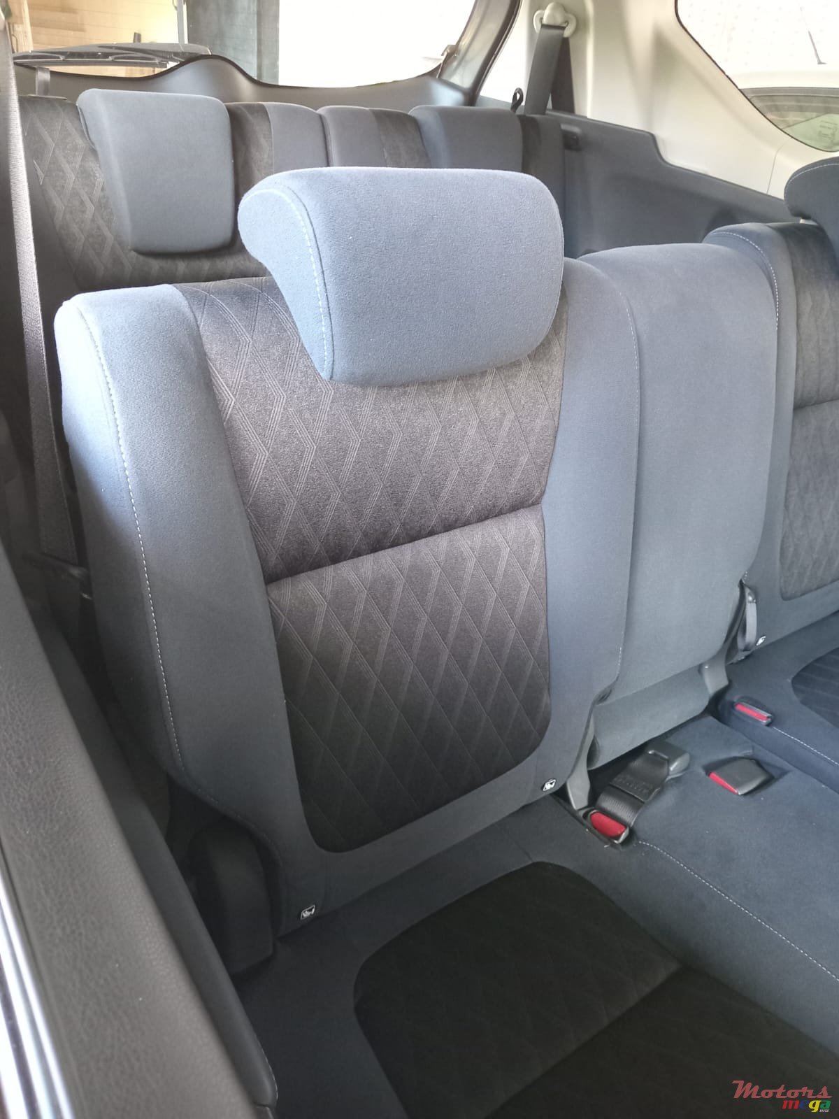 2025' Mitsubishi photo #5