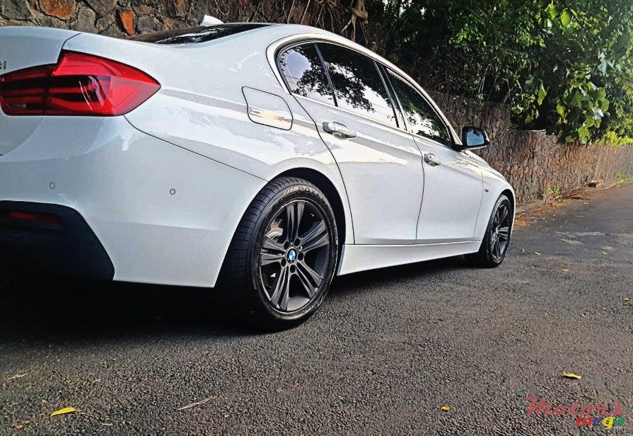 2016' BMW 318 M package photo #4