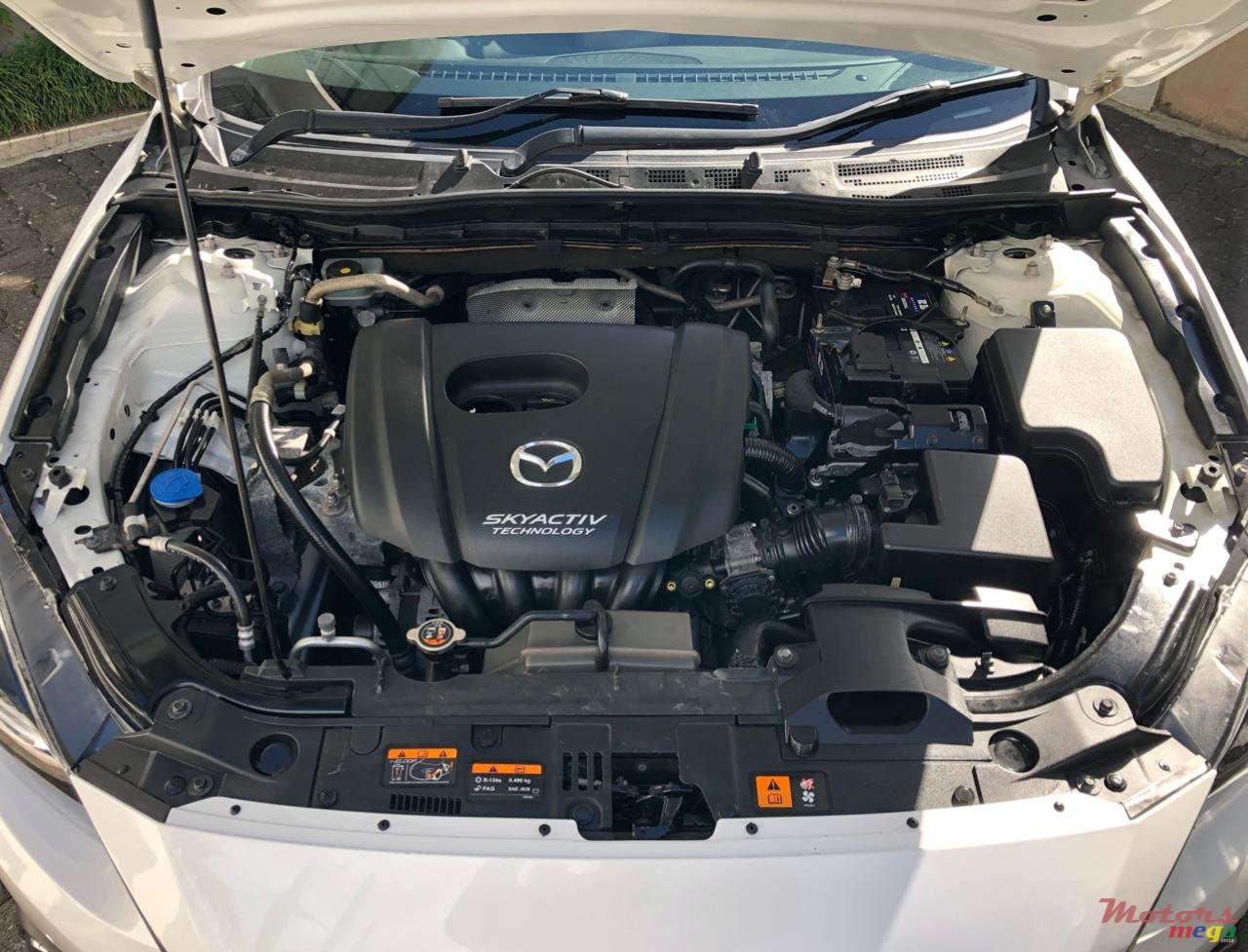 2016' Mazda 3 skyactiv photo #2