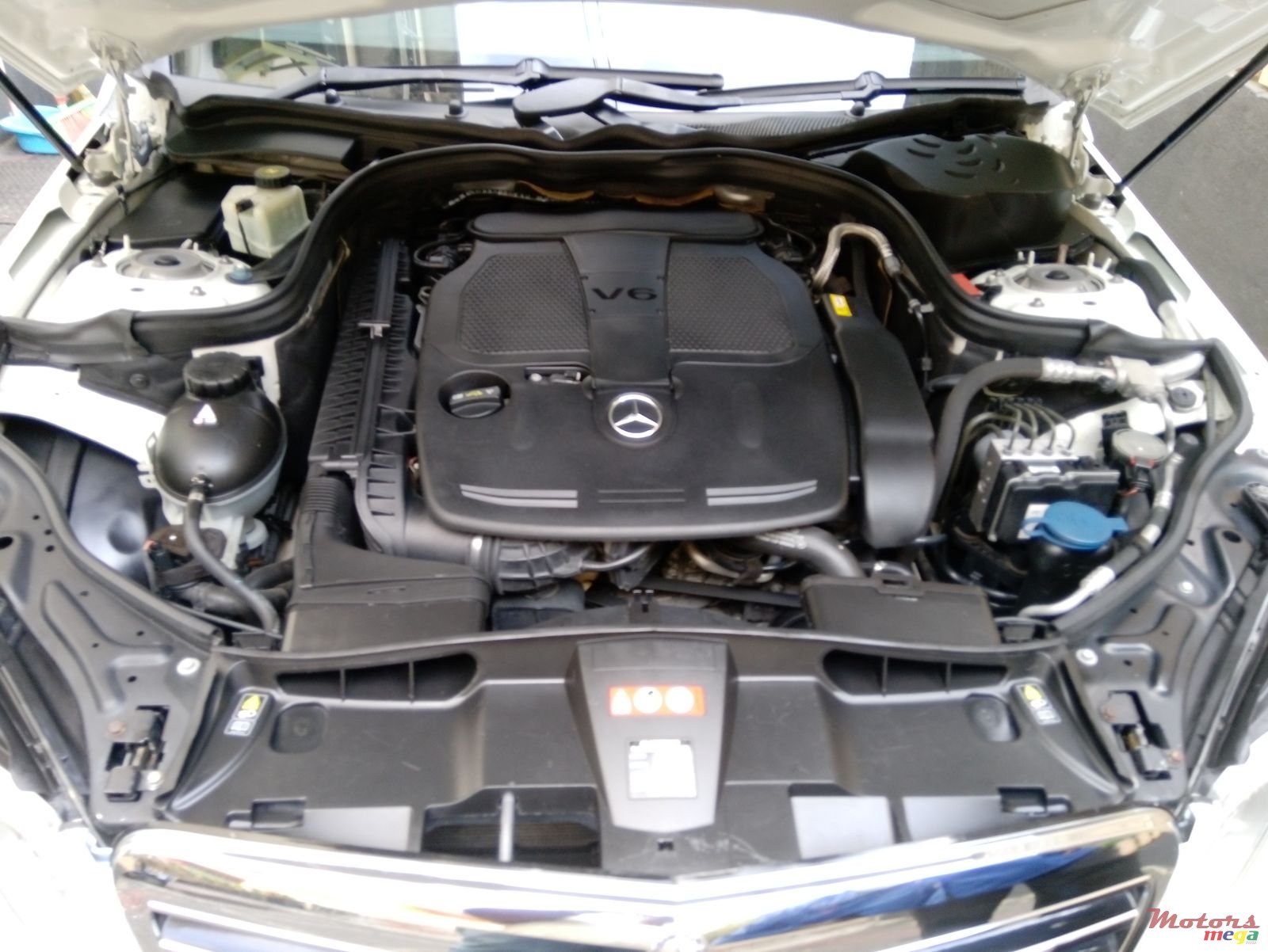 2012' Mercedes-Benz E-Class E350 photo #7