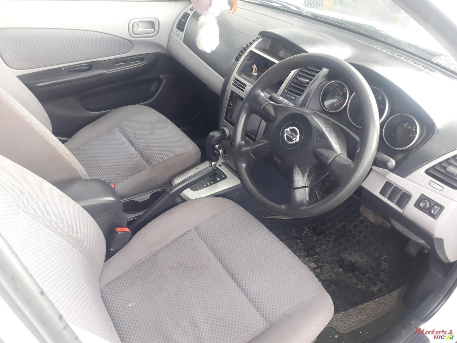 2005' Nissan photo #4