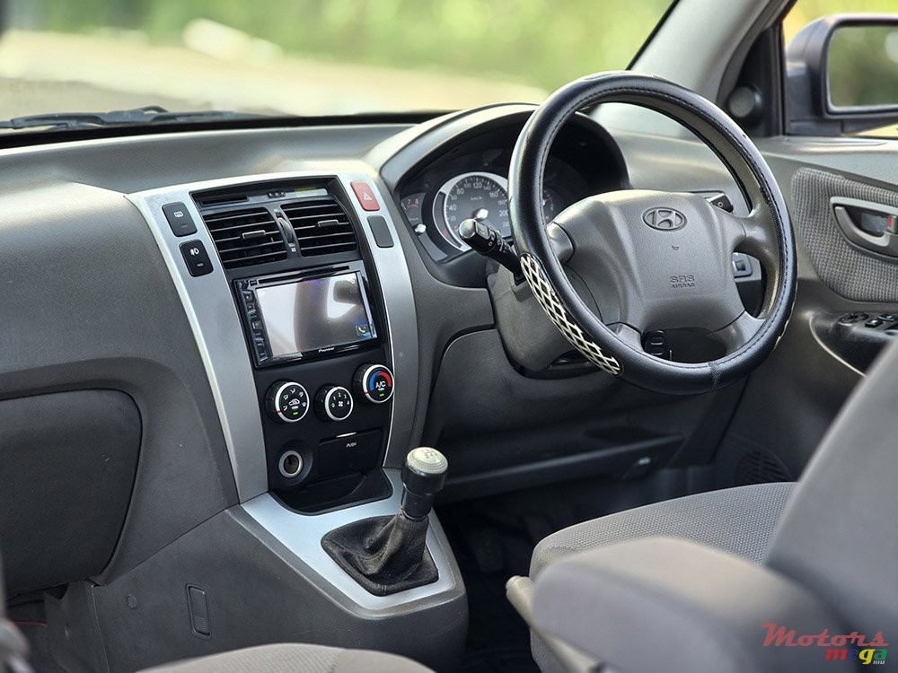 2006' Hyundai Tucson GL photo #5