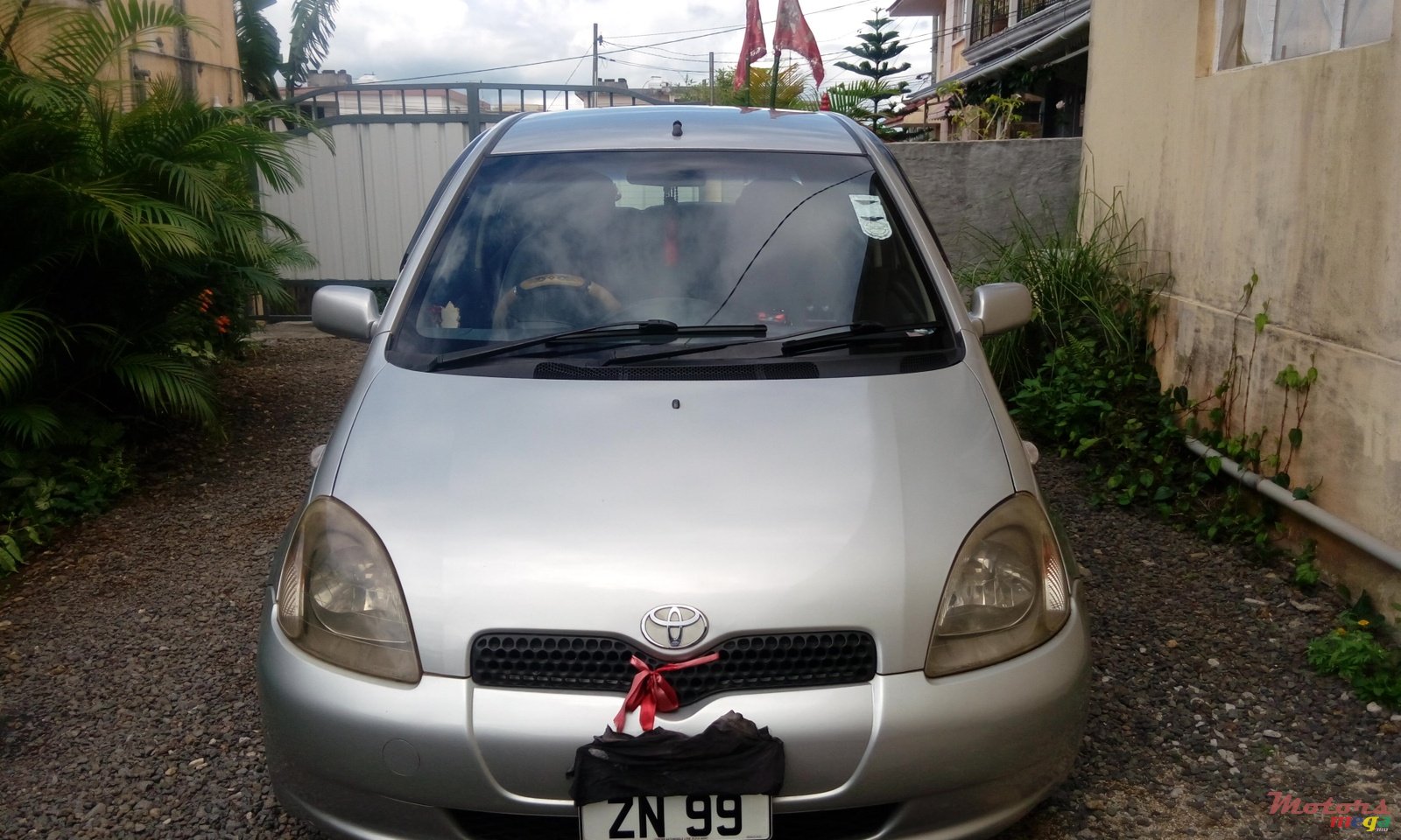 1999' Toyota Vitz photo #3