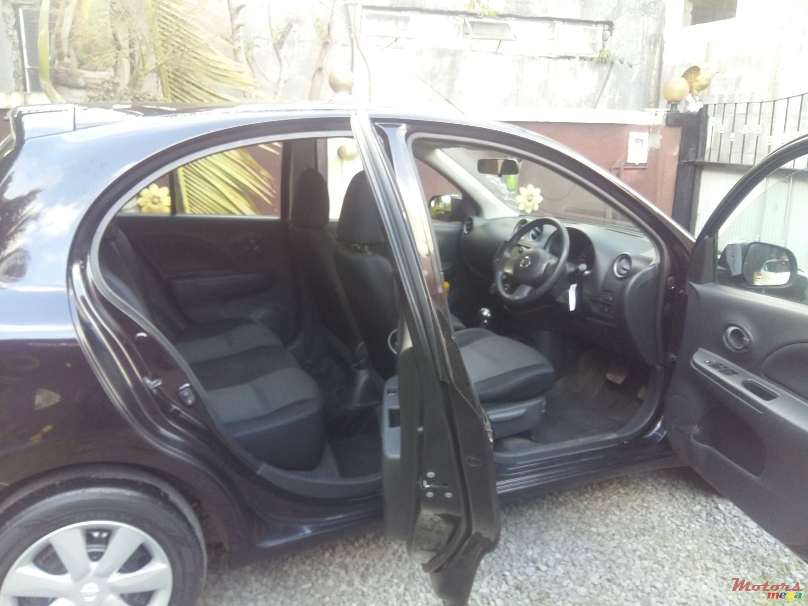 2011' Nissan March photo #6