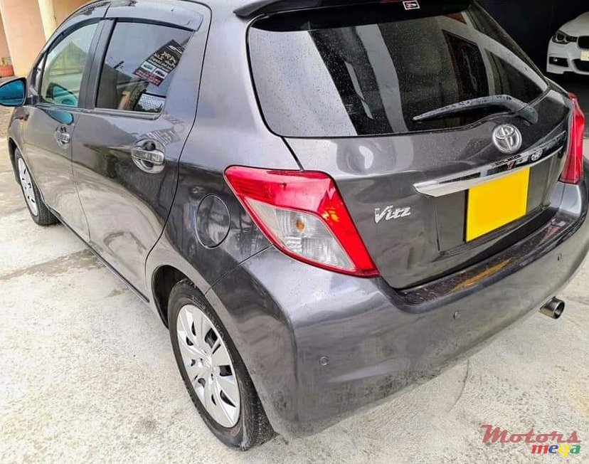 2012' Toyota Vitz photo #4