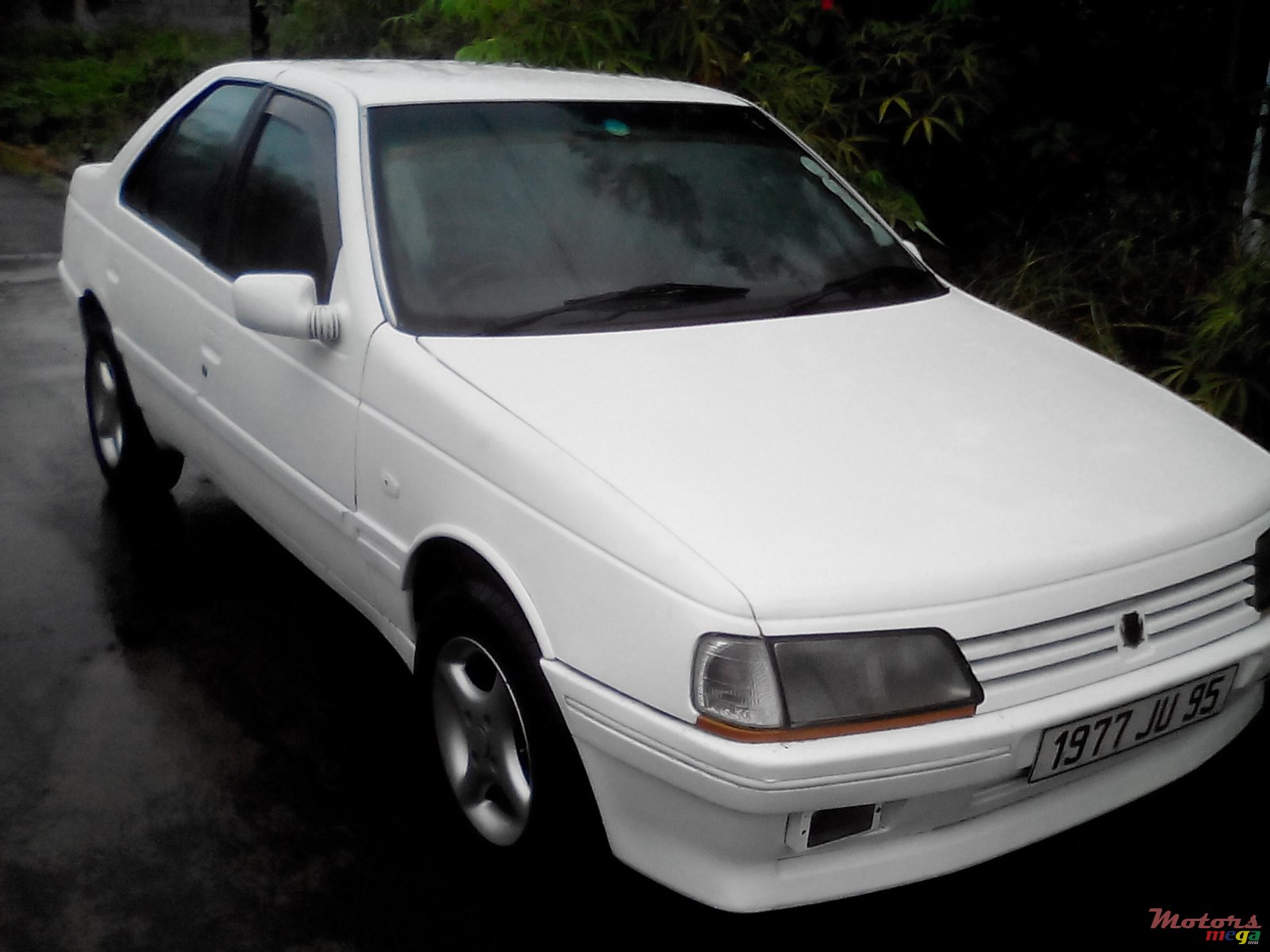 1995' Peugeot 405 Berline photo #1