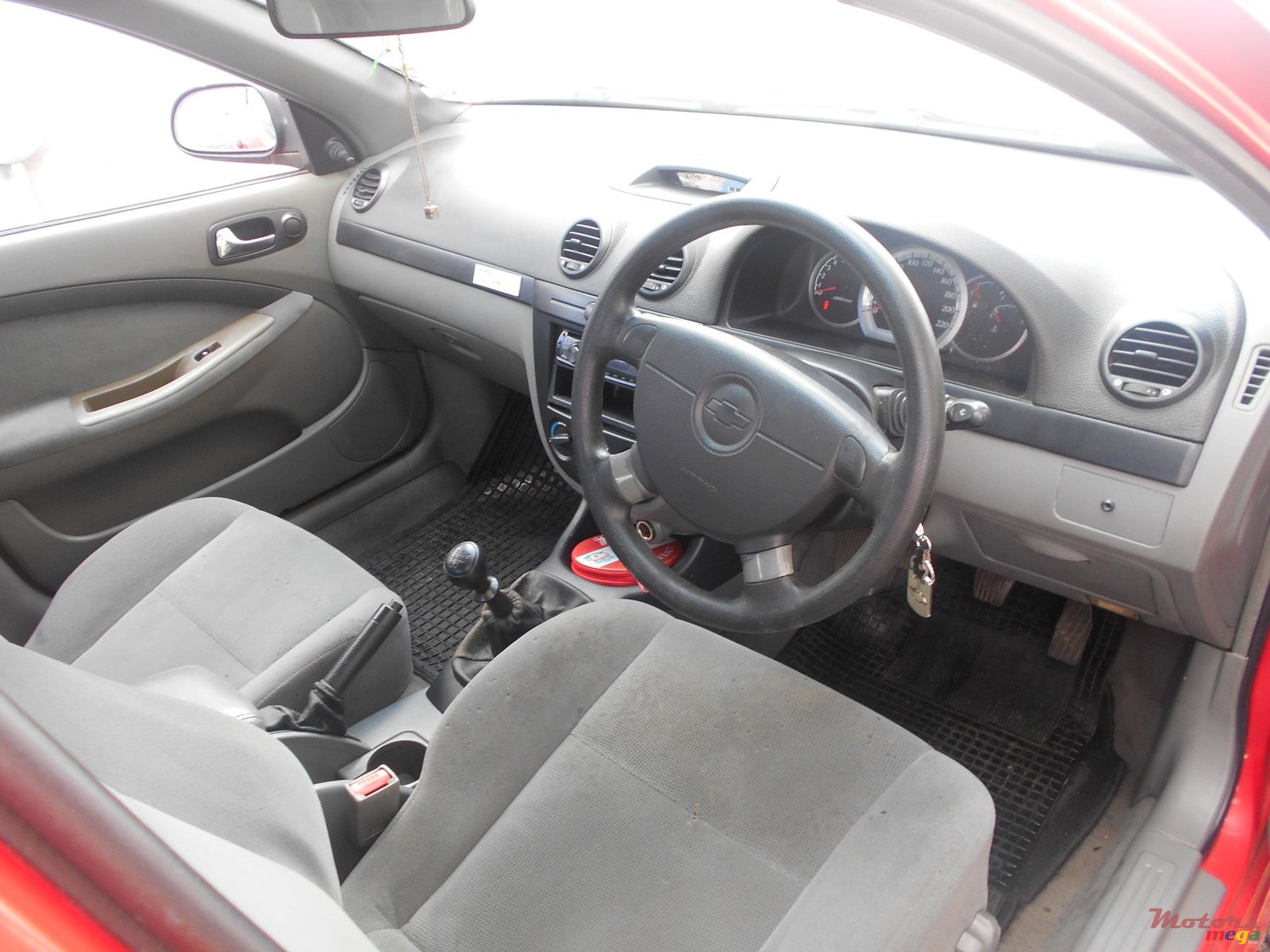 2006' Chevrolet Optra photo #3