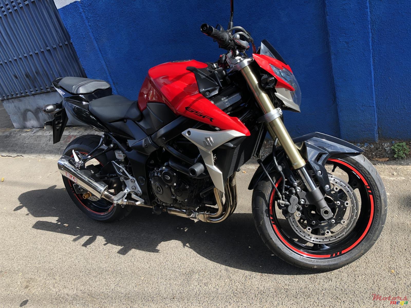 2011' Suzuki photo #6