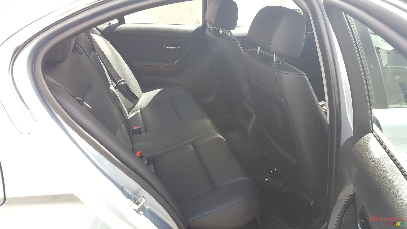 2010' BMW 316i photo #6