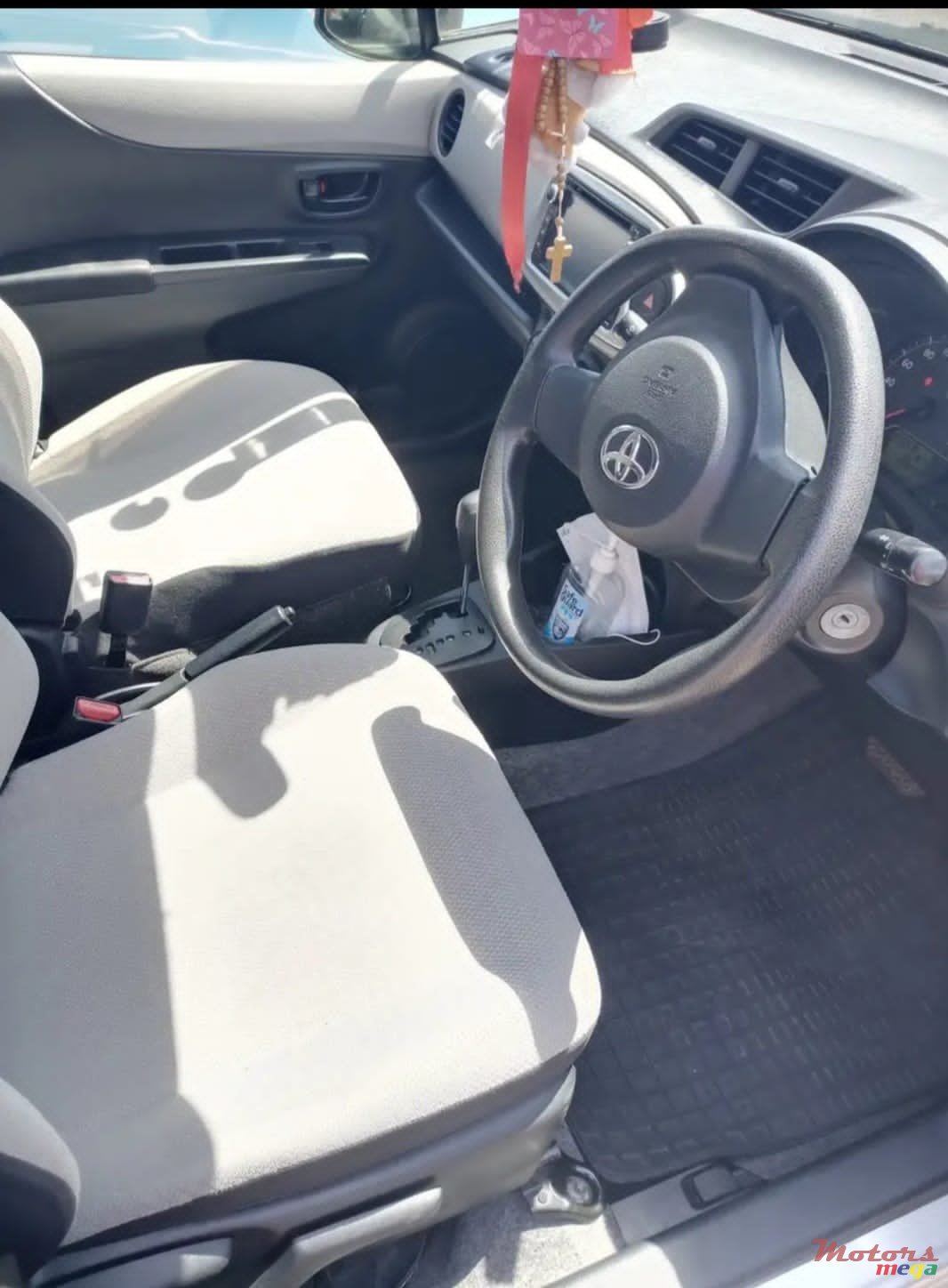 2011' Toyota photo #6