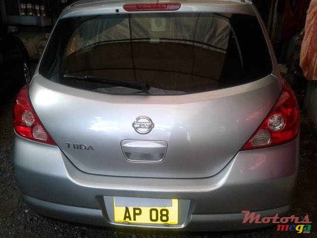 2008' Nissan Tiida Hatchback photo #3