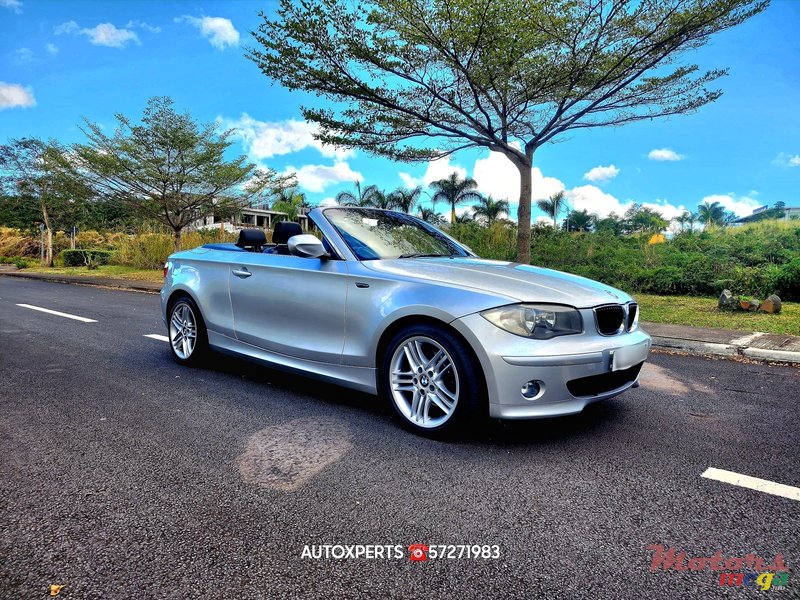 2012' BMW 1 Series Convertible photo #4