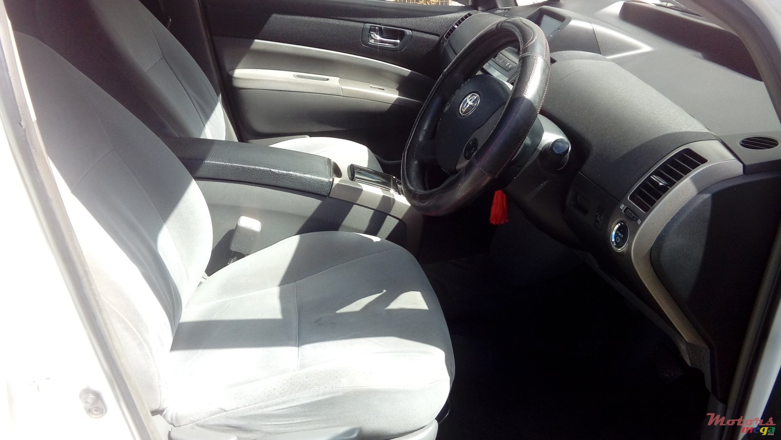 2007' Toyota Prius photo #4