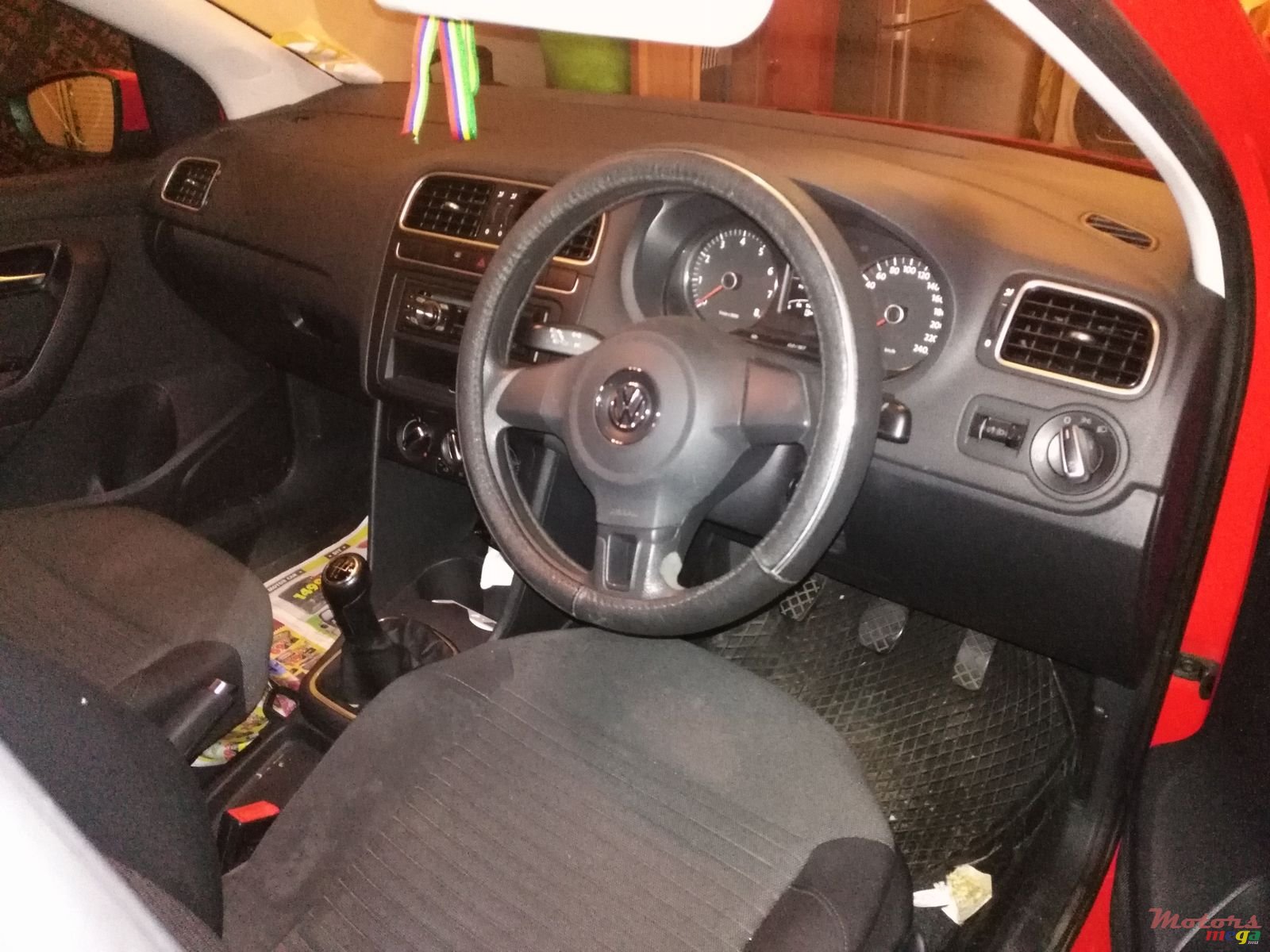 2012' Volkswagen Polo photo #3