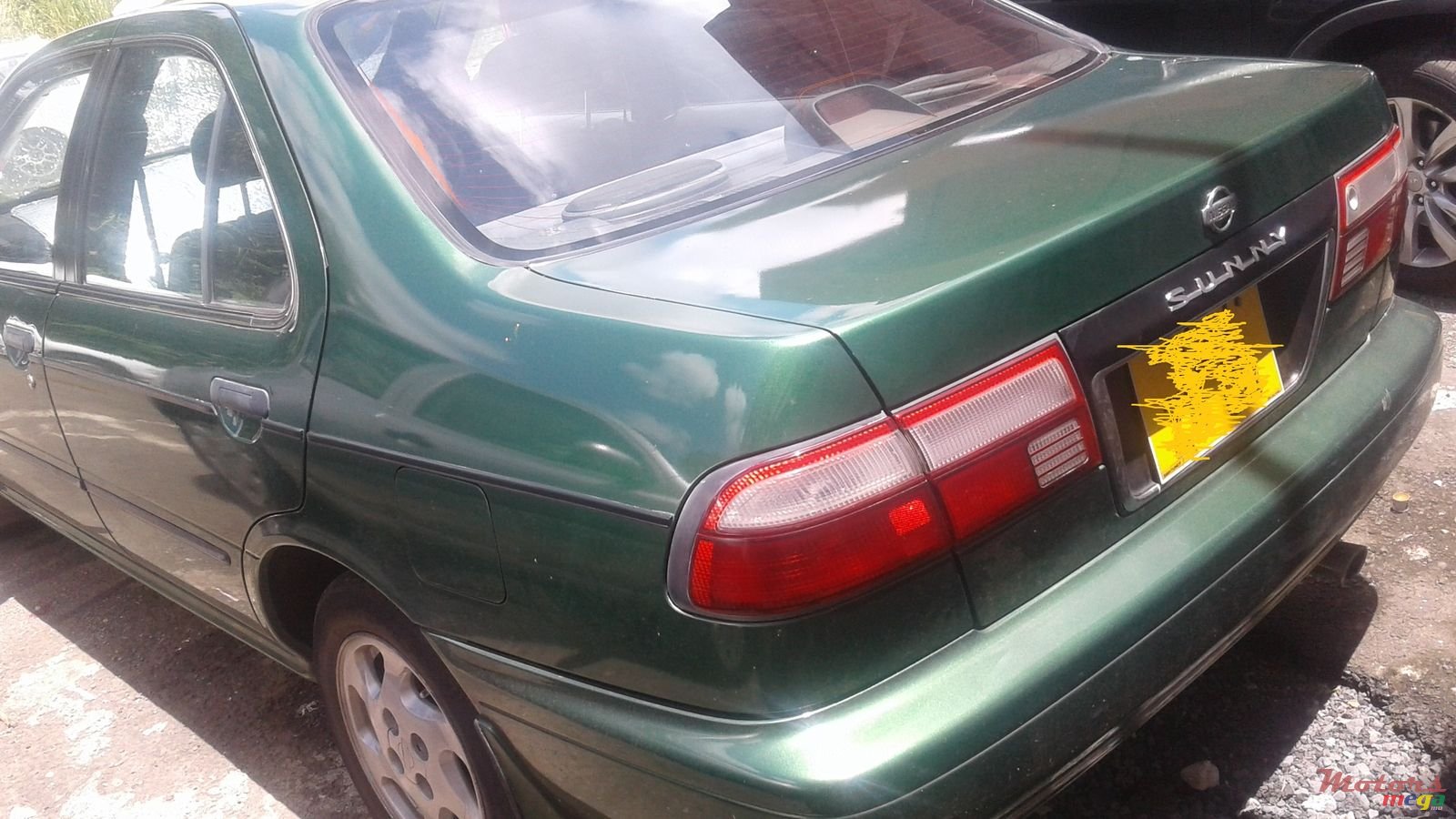 2000' Nissan Sunny photo #2