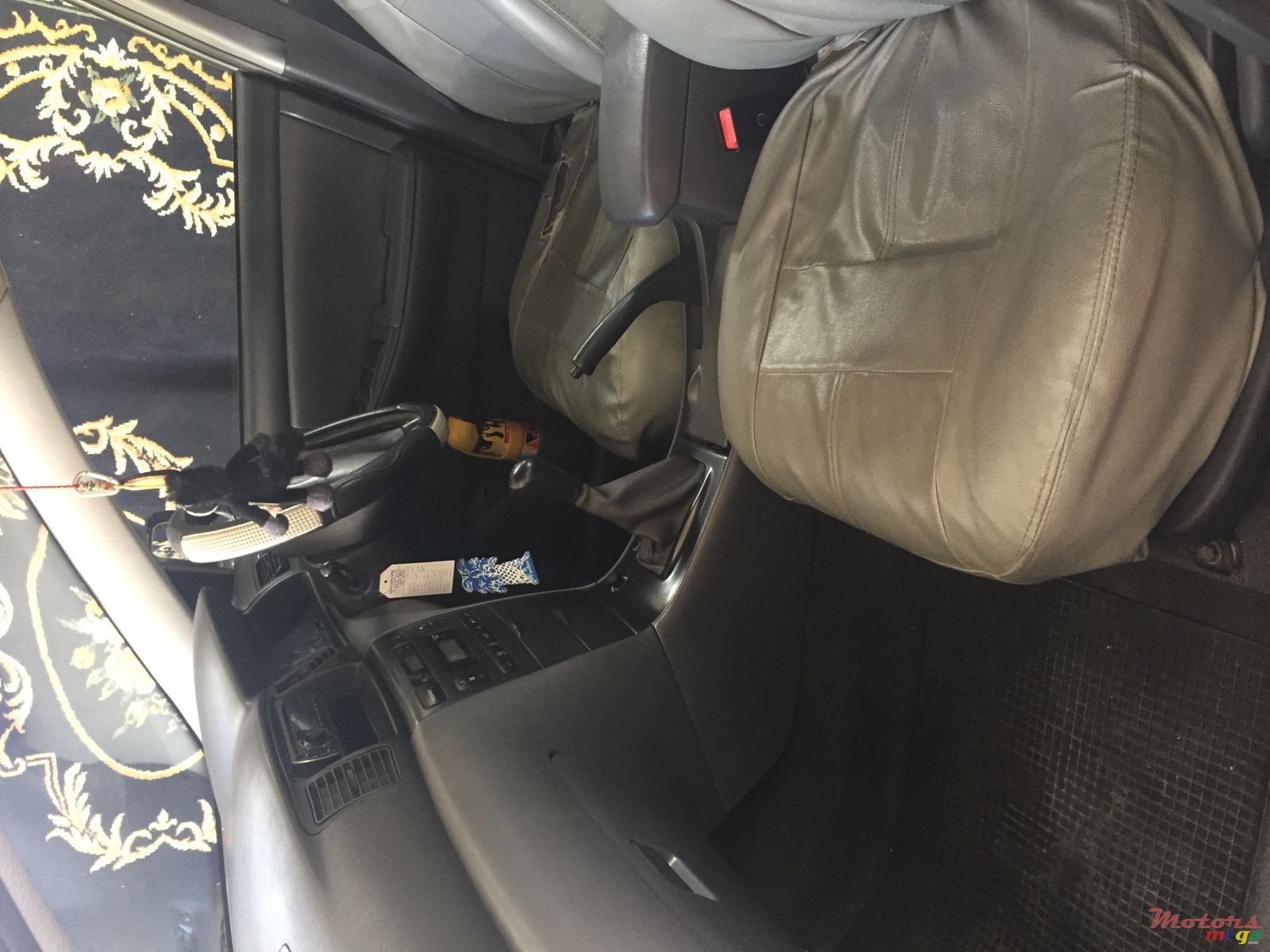 2004' Toyota photo #2