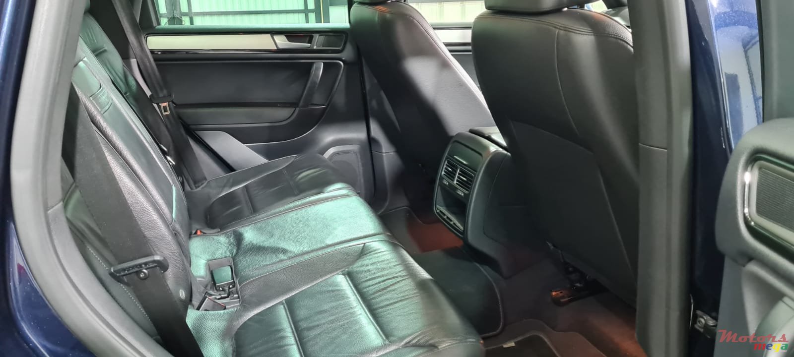 2013' Volkswagen Touareg 2 photo #3