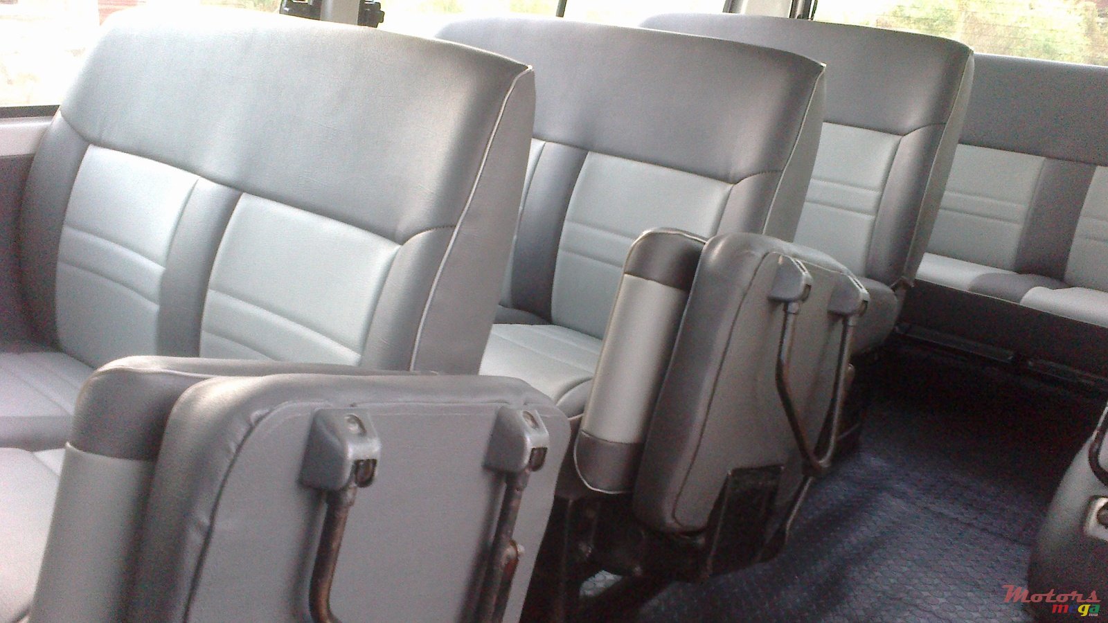 1999' Toyota HiAce photo #4