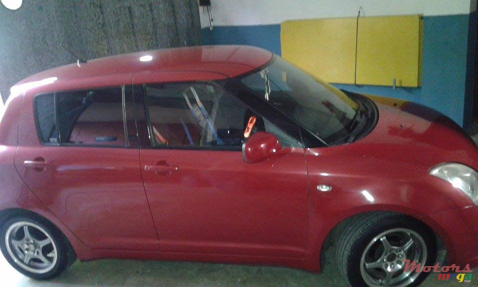 2005' Suzuki Swift photo #5