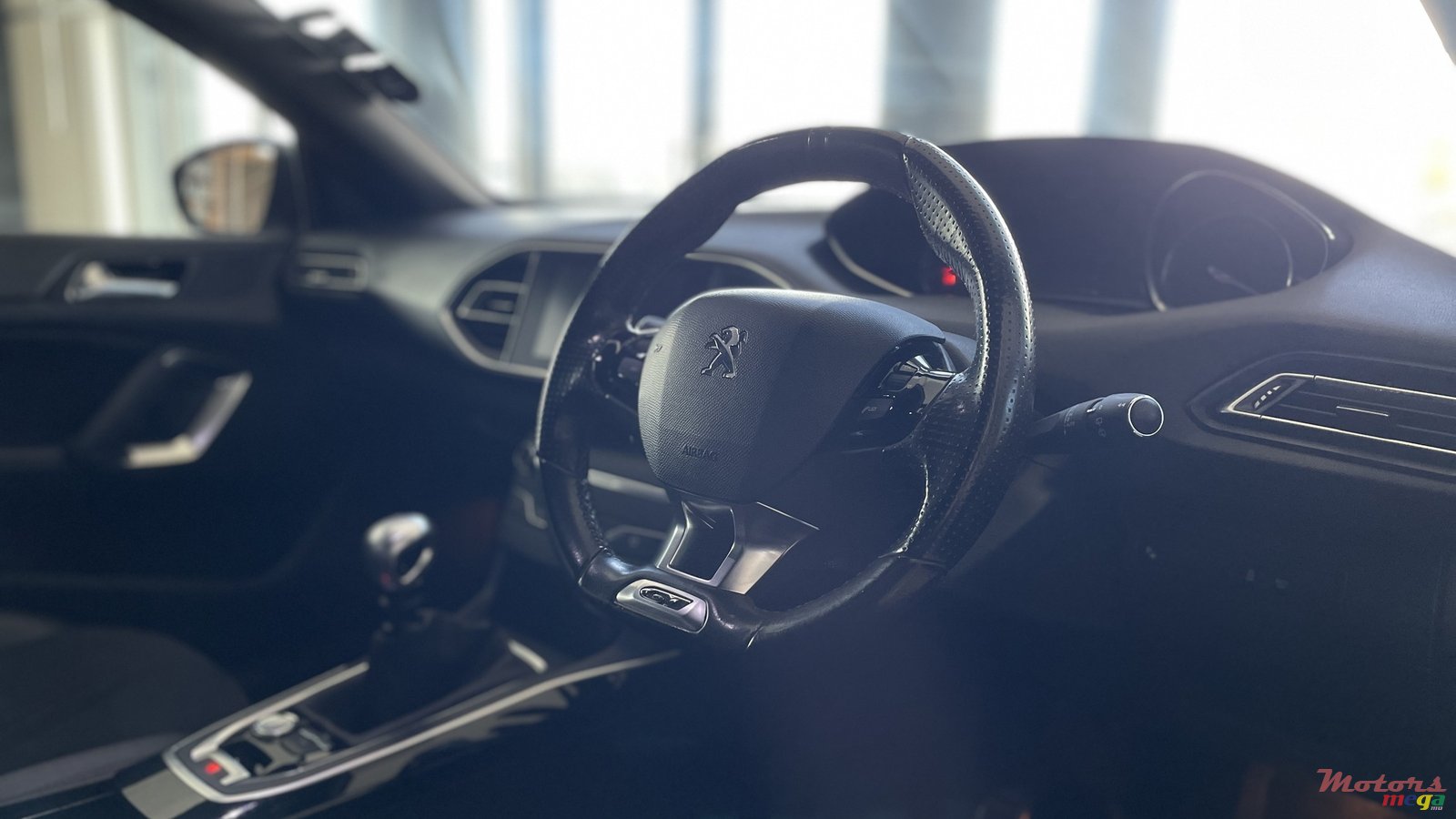 2017' Peugeot 308 GT photo #4