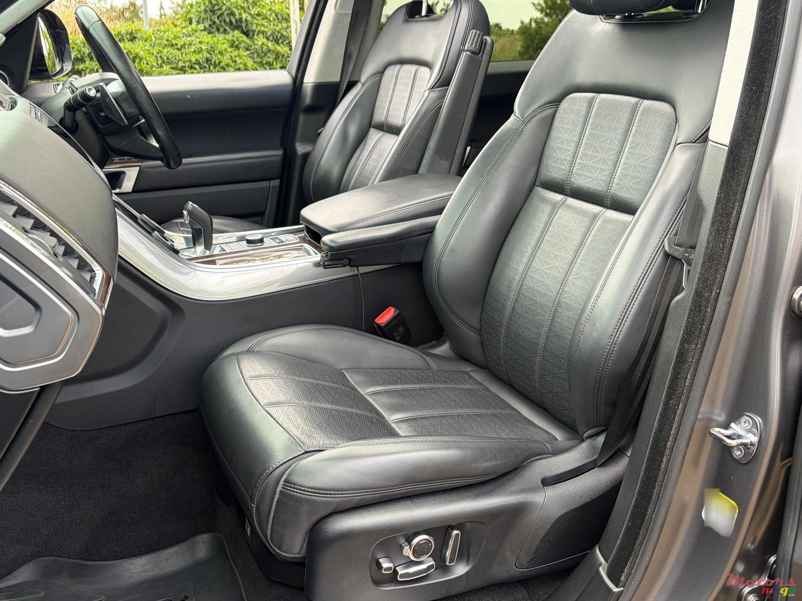 2019' Land Rover Range Rover Sport Autobiography 404 hp photo #6