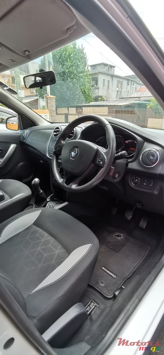 2017' Renault Sandero StepWay photo #4