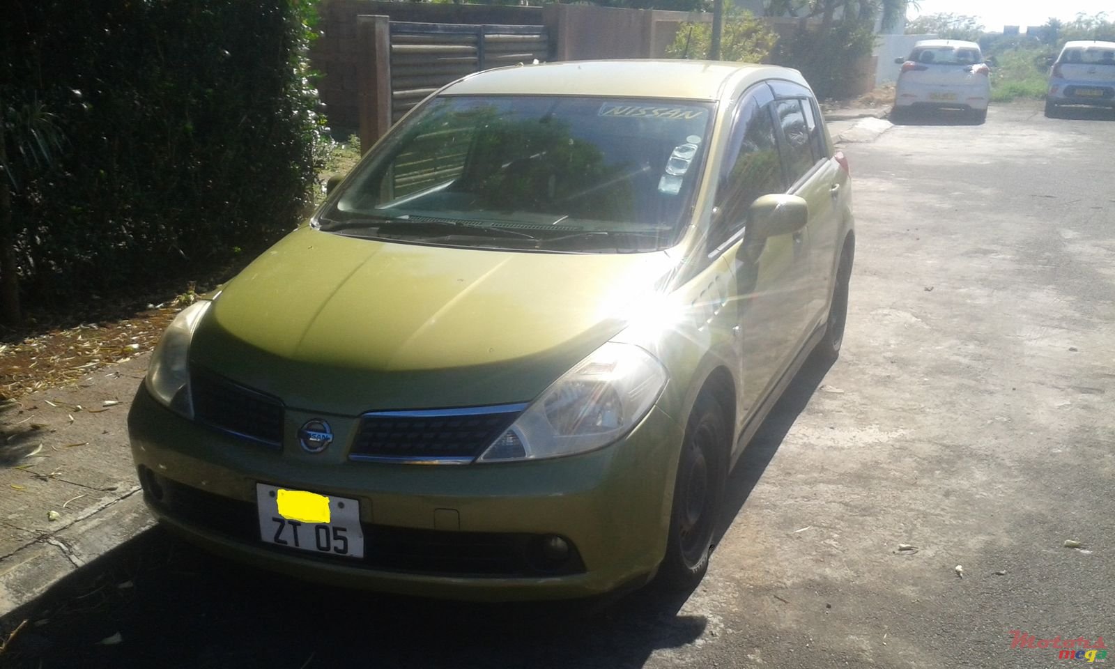 2005' Nissan Tiida photo #2