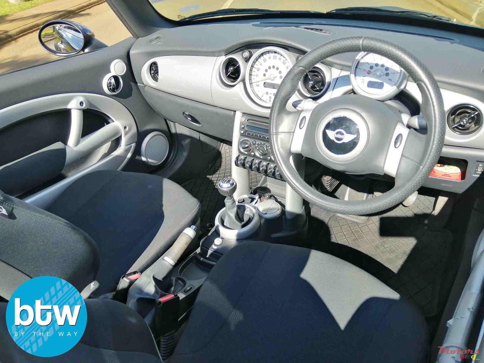 2009' MINI Cooper photo #6