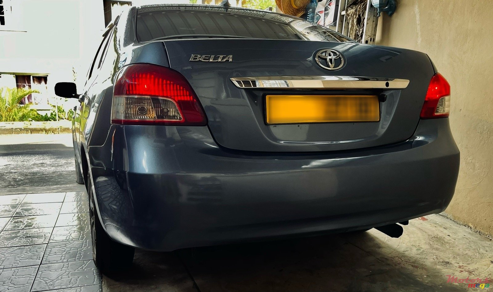 2006' Toyota Belta photo #2