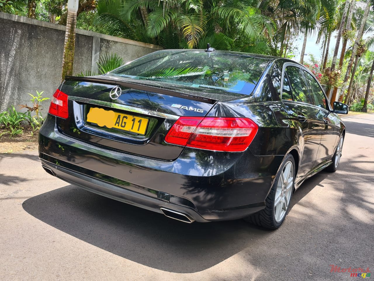 2011' Mercedes-Benz E-Class photo #4