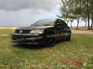1999' Volkswagen Passat photo #1