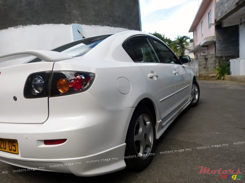 2005' Mazda photo #7