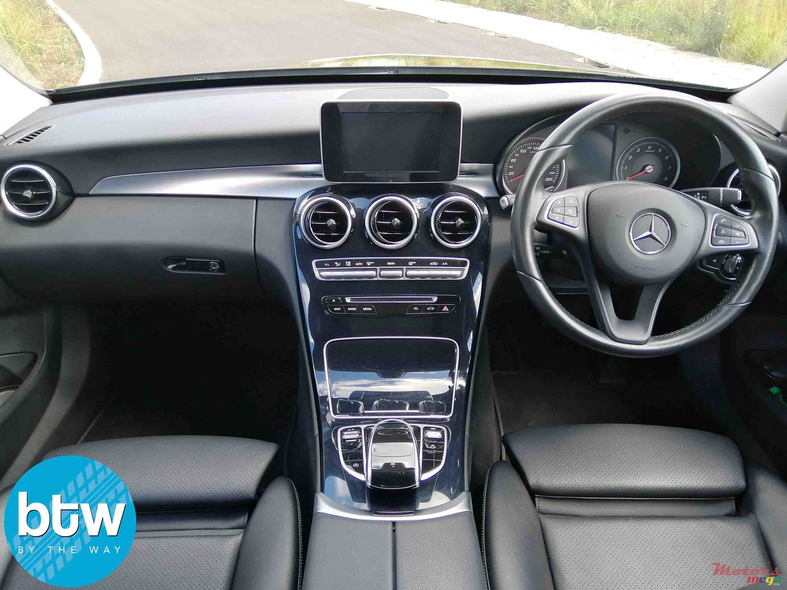 2016' Mercedes-Benz C-Class photo #6