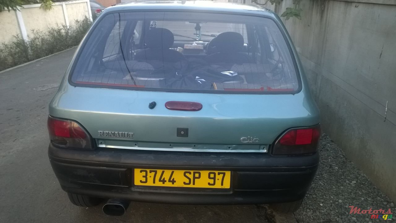 1997' Renault Clio photo #2