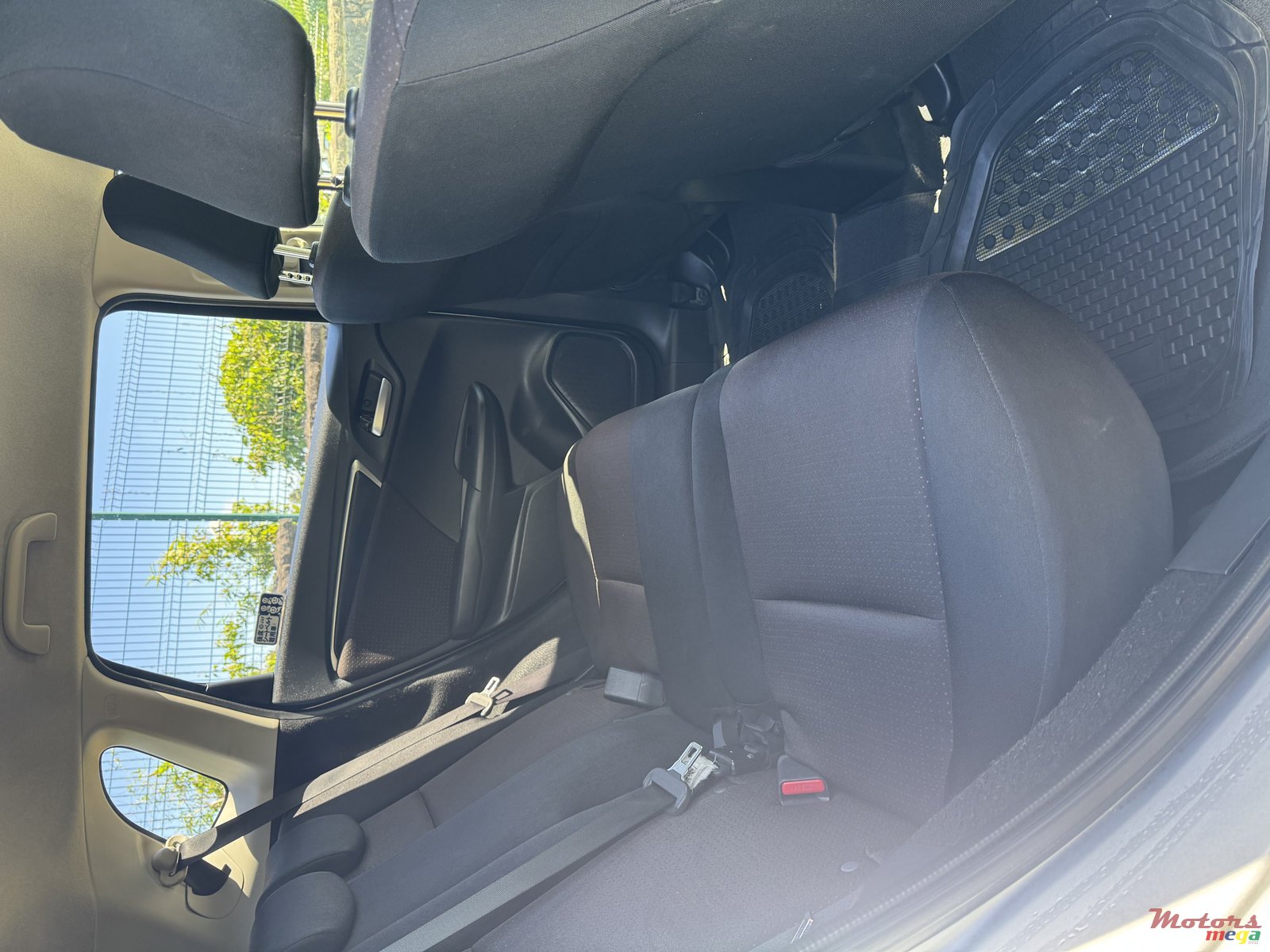 2017' Honda Fit hybrid photo #7