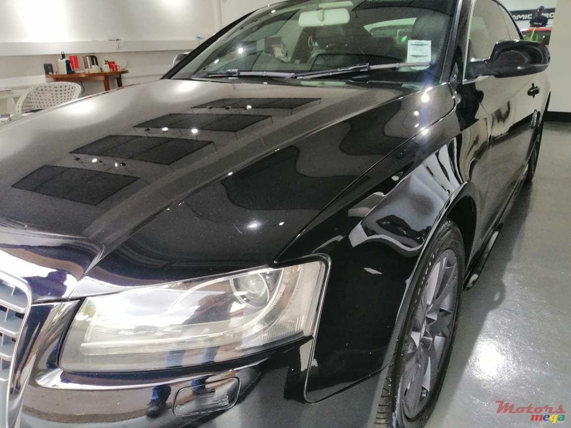 2011' Audi A5 Coupe photo #1