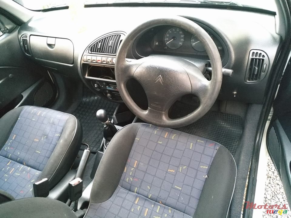 2000' Citroen Saxo photo #5
